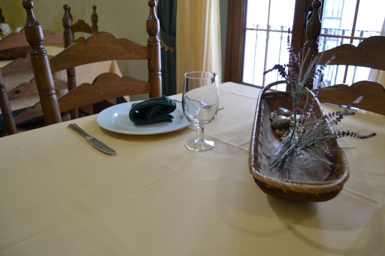 Hostal Toribio Galaroza Kültér fotó